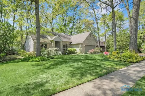 4449 Weldwood Ln, Sylvania, OH 43560