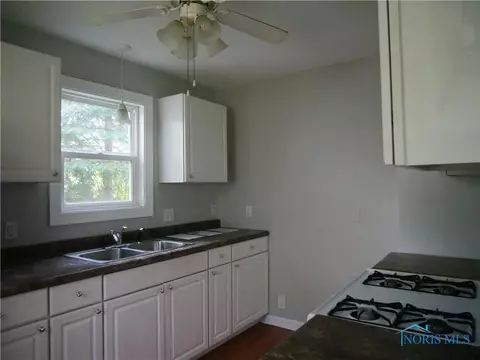 809 Wall St, Maumee, OH 43537 photo 7