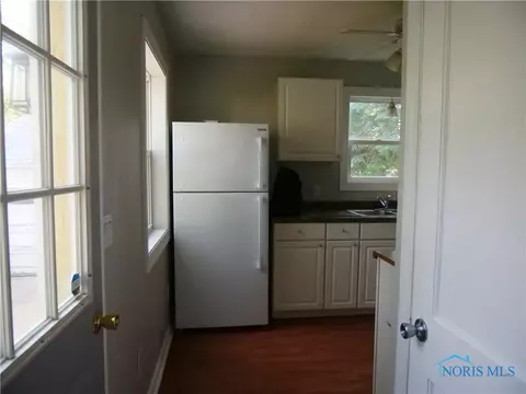 809 Wall St, Maumee, OH 43537 photo 5
