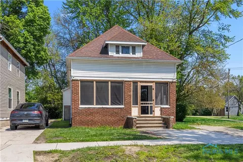 2726 Lawrence Ave, Toledo, OH 43610
