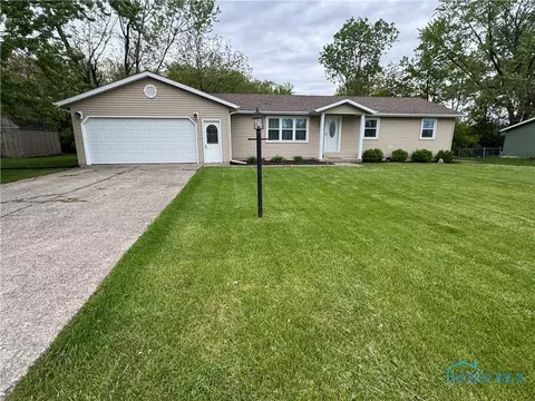 1024 W High St, Defiance, OH 43512