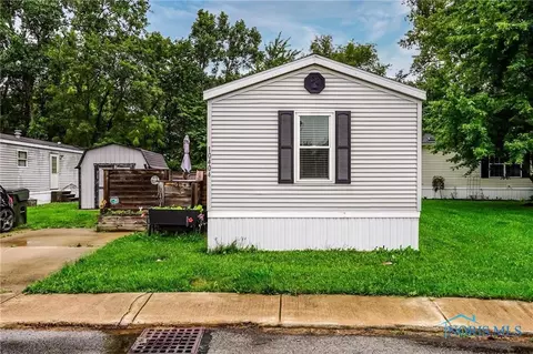 10404 Edgewood Dr, Findlay, OH 45840