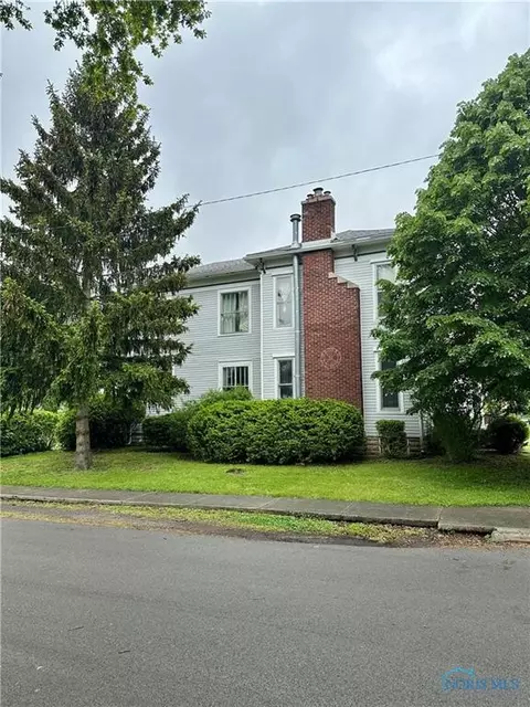 202 E Montford Ave, Ada, OH 45810 photo 3
