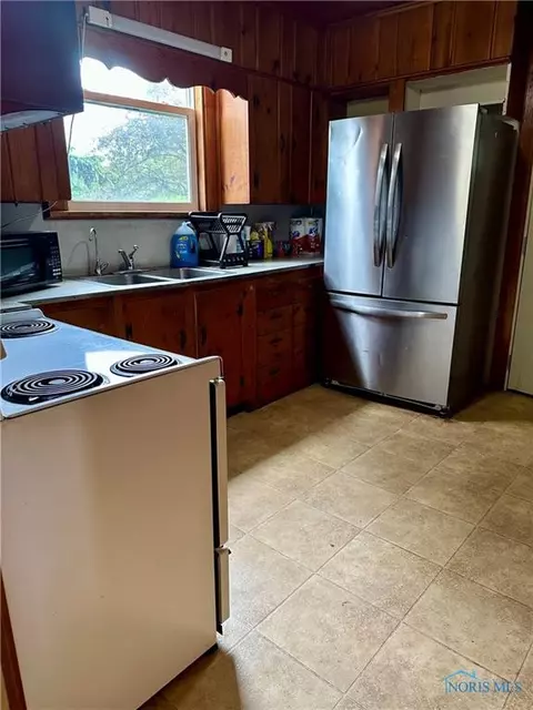 202 E Montford Ave, Ada, OH 45810 photo 6