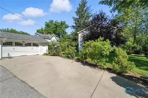 Exterior - 232 E Wayne St, Maumee, OH 43537 photo 14 of 14