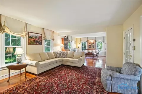 Living - 232 E Wayne St, Maumee, OH 43537 photo 5 of 5