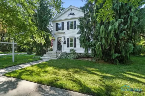 Exterior - 232 E Wayne St, Maumee, OH 43537 photo 2 of 14