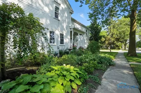 Exterior - 232 E Wayne St, Maumee, OH 43537 photo 7 of 14