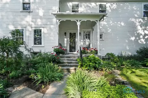 Exterior - 232 E Wayne St, Maumee, OH 43537 photo 4 of 14