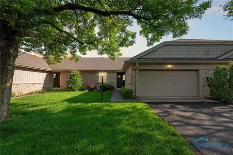9854 Ford Rd, Perrysburg, OH 43551