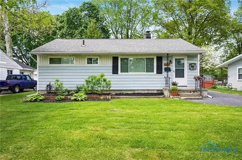 1079 Leith St, Maumee, OH 43537