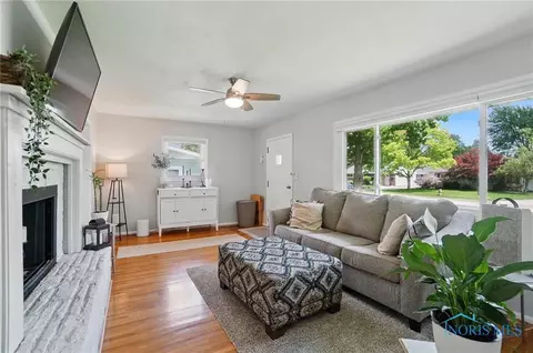 1079 Leith St, Maumee, OH 43537 photo 8