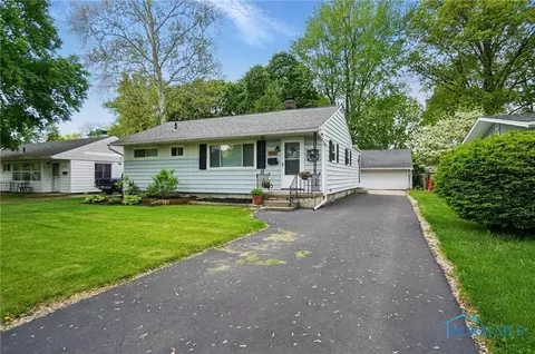 1079 Leith St, Maumee, OH 43537 photo 3