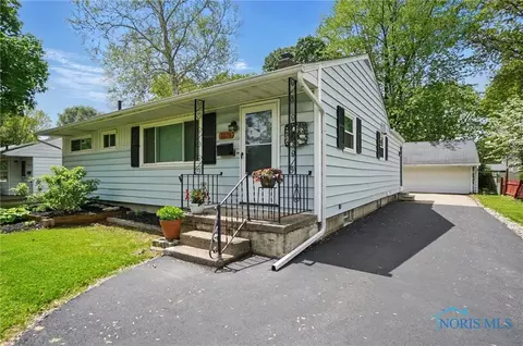 1079 Leith St, Maumee, OH 43537 photo 4
