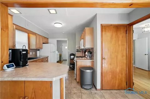 1079 Leith St, Maumee, OH 43537 photo 14