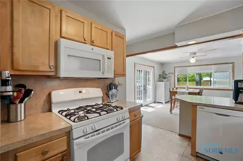 1079 Leith St, Maumee, OH 43537 photo 11