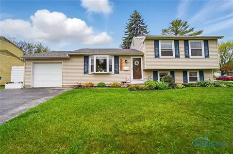 1530 Forester Dr, Oregon, OH 43616