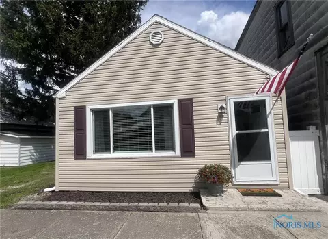 118 N Main St, Bloomdale, OH 44817