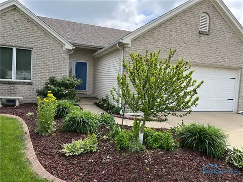 4435 E Clearwater Dr, Maumee, OH 43537