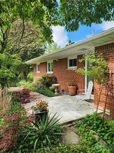 28330 W River Rd, Perrysburg, OH 43551