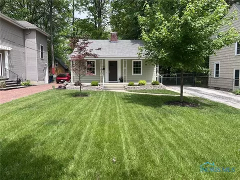 3010 Oxbridge Dr, Toledo, OH 43614