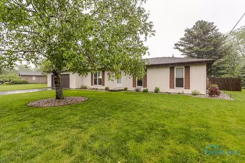 510 N Wintergarden Rd, Bowling Green, OH 43402