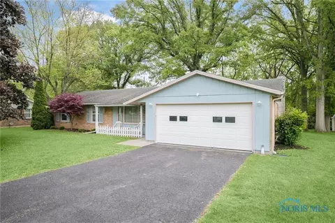 1205 Glen Meadow Dr, Findlay, OH 45840