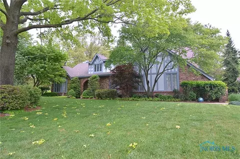 4814 Princess Ct, Sylvania, OH 43560