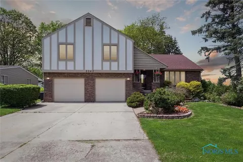 2142 Tracy Rd, Northwood, OH 43619