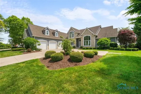 3051 Deep Water Ln, Maumee, OH 43537