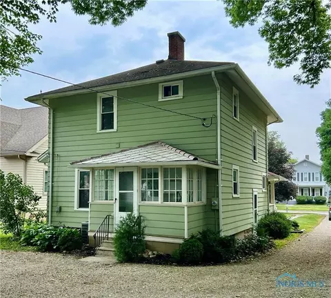 348 S 8th St, Upper Sandusky, OH 43351 photo 2