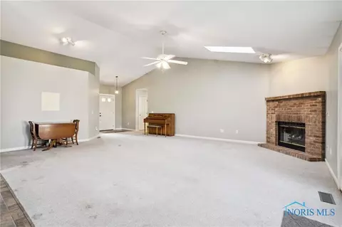 209 E Sawmill Rd, Findlay, OH 45840 photo 8