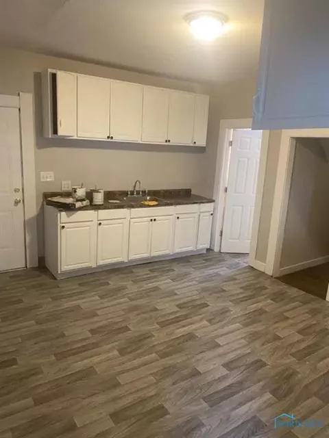 1245 Hamilton St, Toledo, OH 43607 photo 2