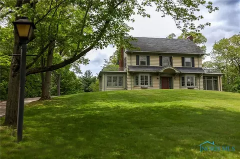 5243 Flanders Rd, Toledo, OH 43623