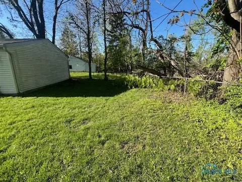 326 Independence Rd, Toledo, OH 43607 photo 4
