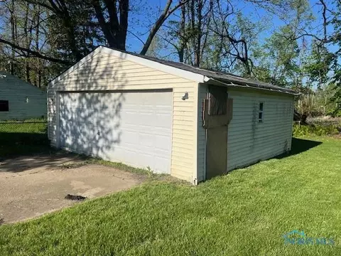326 Independence Rd, Toledo, OH 43607 photo 5