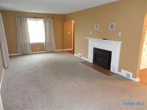 934 E 4th St, Ottawa, OH 45875 photo 8