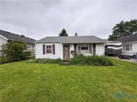 1525 Reswick Dr, Oregon, OH 43616