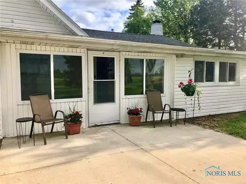 5151 Keller Rd, Walbridge, OH 43465 photo 2