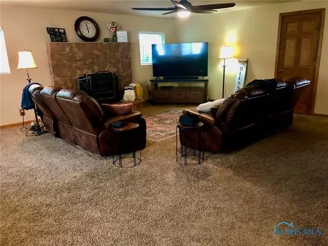 5151 Keller Rd, Walbridge, OH 43465 photo 11