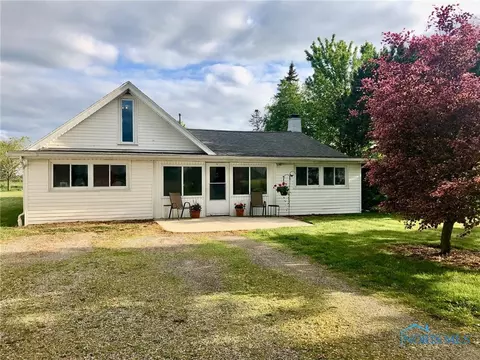 5151 Keller Rd, Walbridge, OH 43465