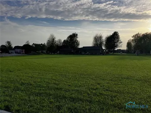 718 Brookstone Dr, Kalida, OH 45875