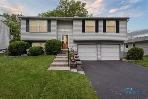 146 Partridge Ln, Perrysburg, OH 43551