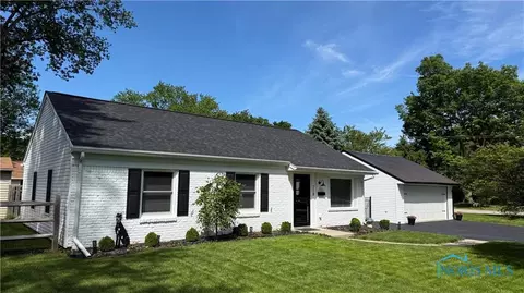 218 S River Rd, Waterville, OH 43566