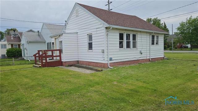 2701 Starr Ave, Oregon, OH 43616