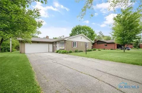 1 Hawthorne Dr, Delta, OH 43515