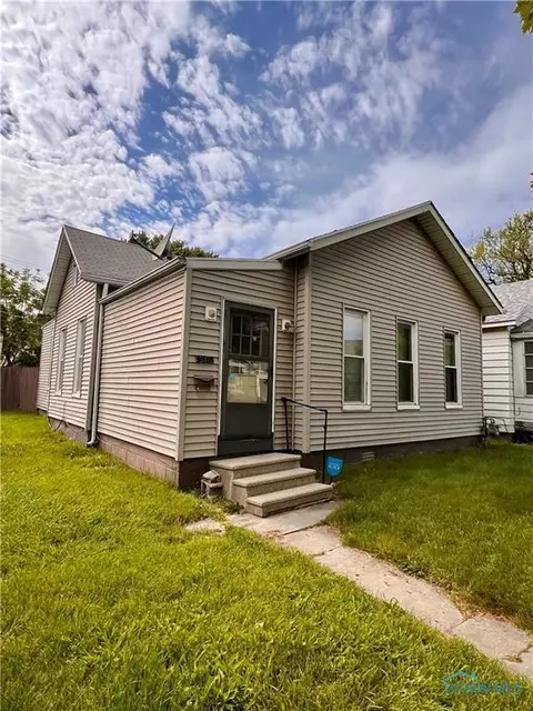 3937 Woodhaven Dr, Toledo, OH 43612
