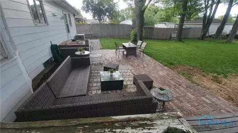 4253 Pickle Rd, Oregon, OH 43616 photo 8