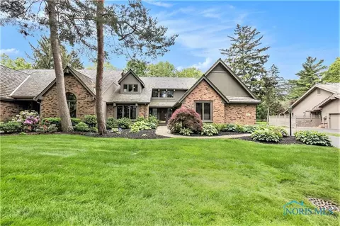 29605 Shelbourne Rd, Perrysburg, OH 43551