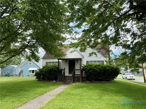 1301 West St, Genoa, OH 43430